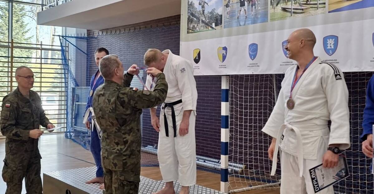 832c698e-b2a7-4d57-9818-9d44bb8859fa